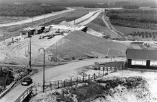 847531 Gezicht op het tracé voor de T15 (de tertiaire provinciale weg Houten-Wijk bij Duurstede), met viaduct, bij Wijk ...